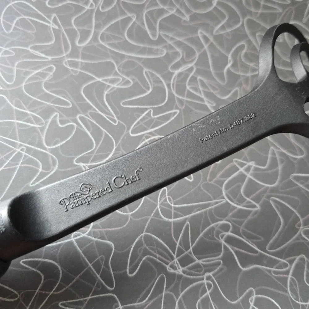 The Pampered Chef Mix N Masher Kitchen Tool Black Nylon Ergonomic